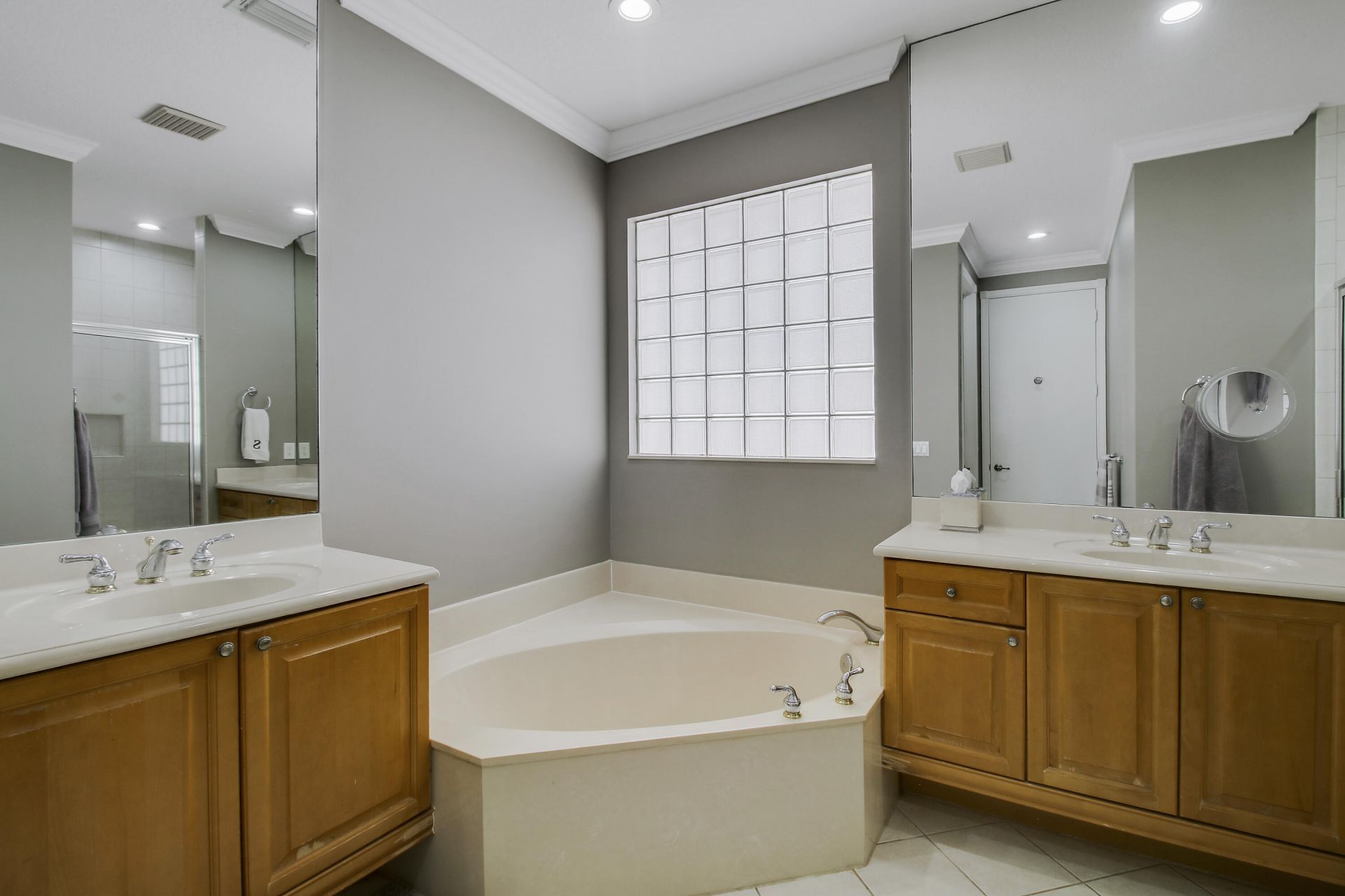 221 Isle Verde Way, Palm Beach Gardens, FL 33418 Photo