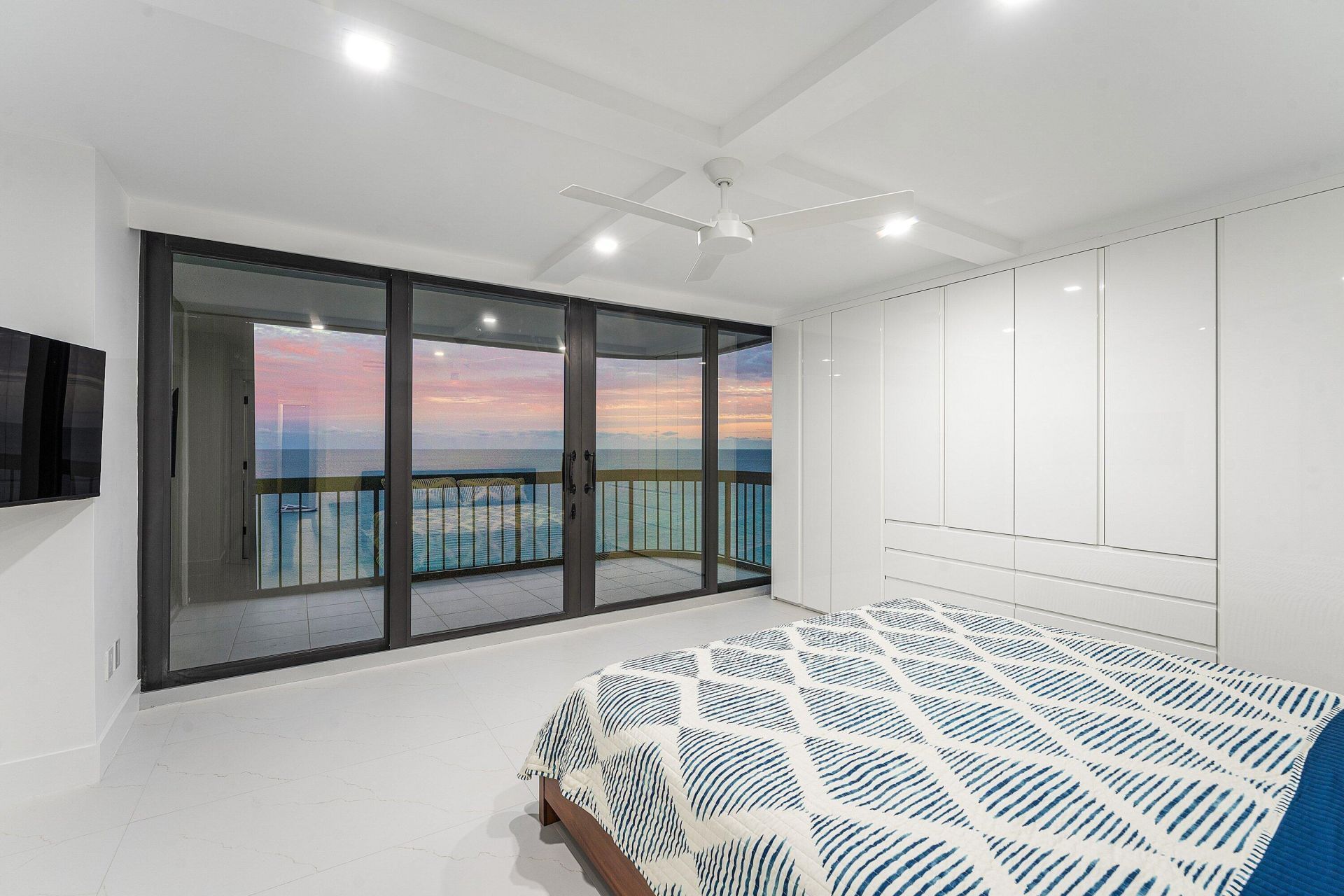 5380 N Ocean Drive, Unit 19D, Riviera Beach, FL 33404 Photo