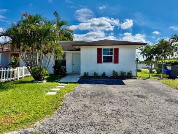5288 E Cannon Way, West Palm Beach, FL 33415