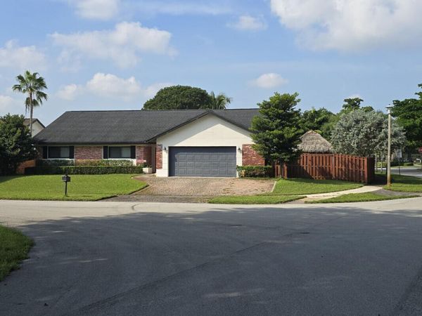 1630 NW 118th Terrace, Pembroke Pines, FL 33026