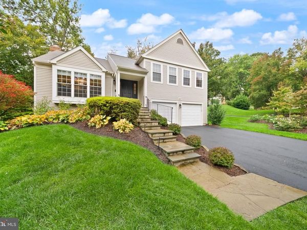 8923 TRIPLE RIDGE ROAD, FAIRFAX STATION, VA 22039
