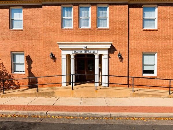 116 E WASHINGTON STREET, CHARLES TOWN, WV 25414