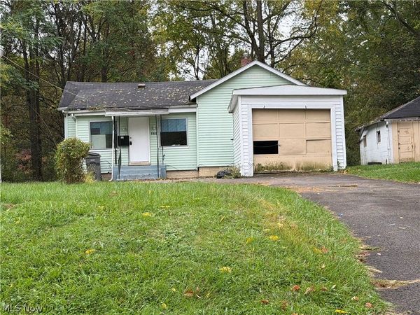 321 W Chalmers Avenue, Youngstown, OH 44511