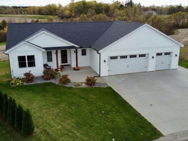 1122 3rd Street, Wanamingo, MN 55983