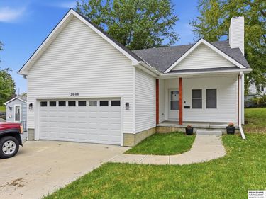 2008 N 70th Street, Omaha, NE 68104