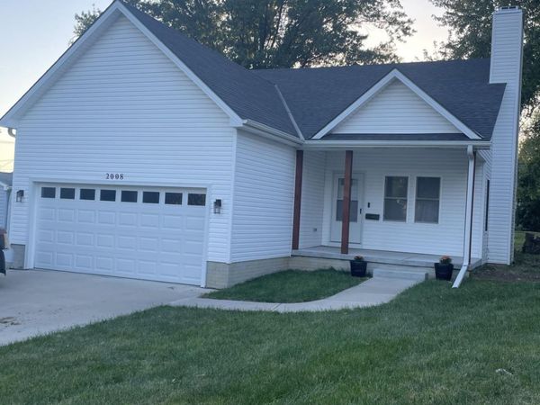 2008 N 70th Street, Omaha, NE 68104