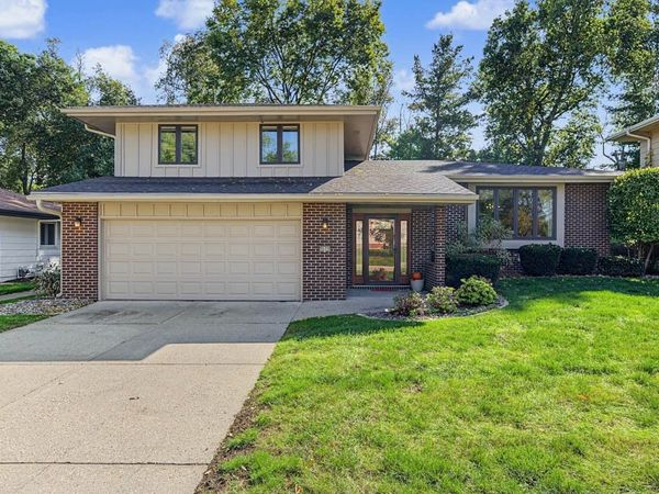 9608 Valdez Drive , Urbandale, IA 50322