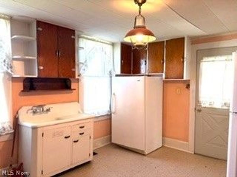 212 Race Avenue, Byesville, OH 43723 Photo 21