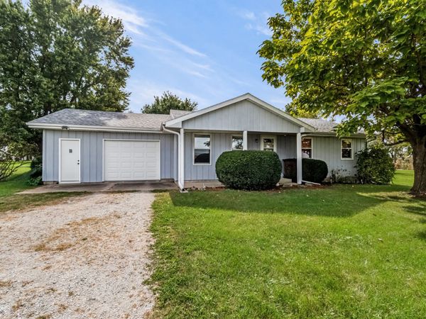 812 W 3rd Street , Gilman, IL 60938