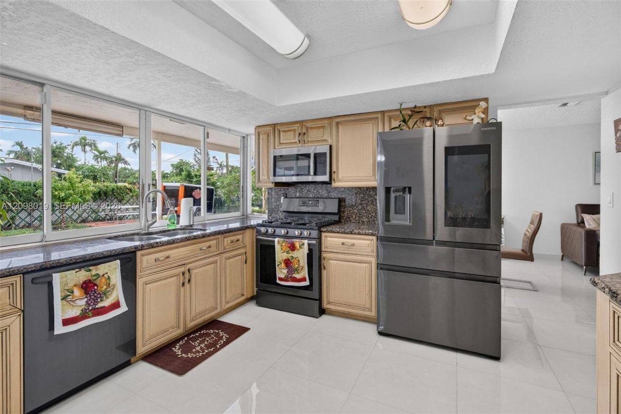 8480 NW 24th Ct, Sunrise, FL 33322 Photo