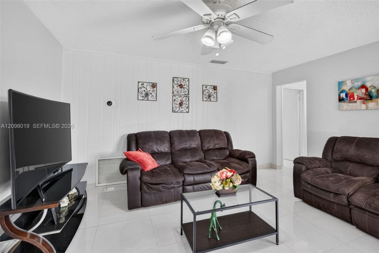 8480 NW 24th Ct, Sunrise, FL 33322 Photo