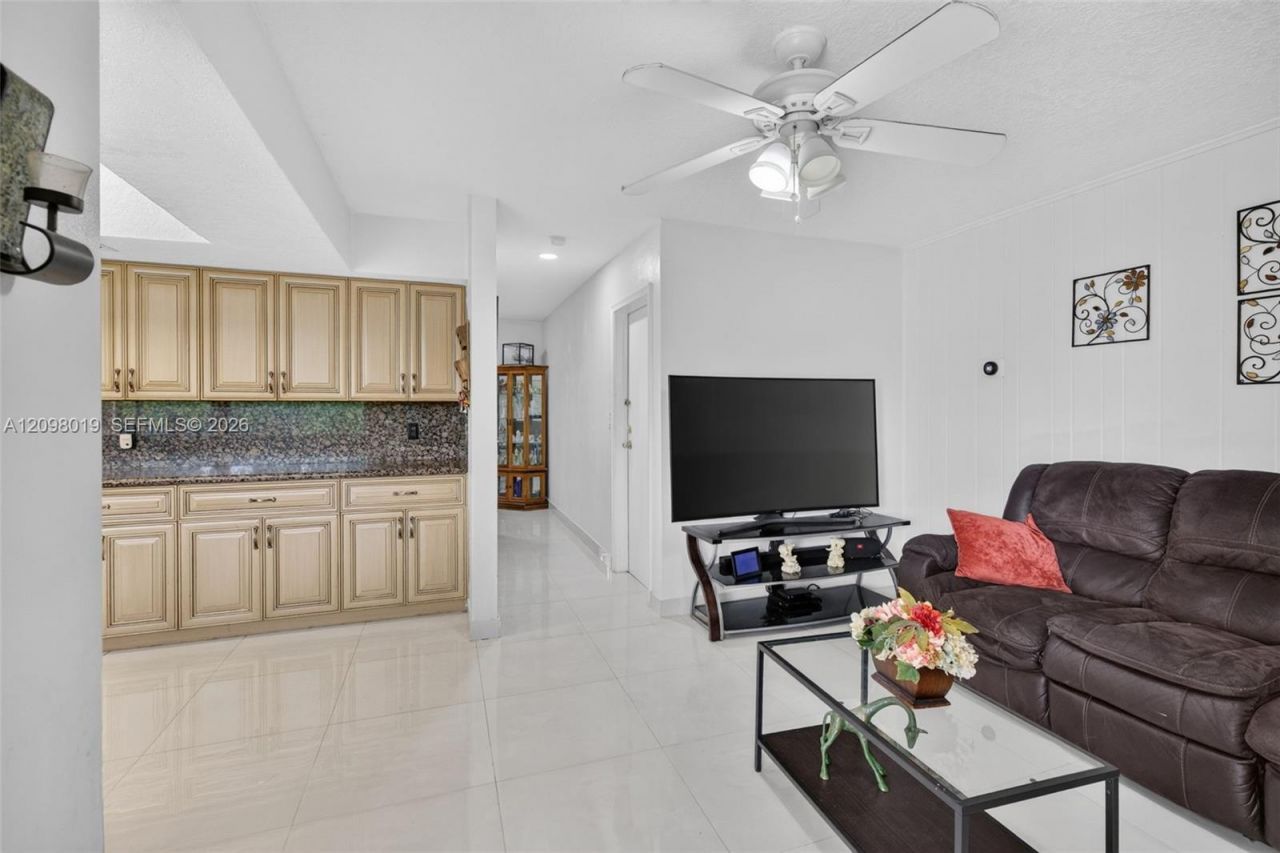 8480 NW 24th Ct, Sunrise, FL 33322 Photo