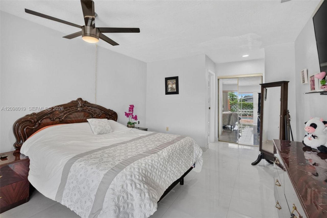 8480 NW 24th Ct, Sunrise, FL 33322 Photo