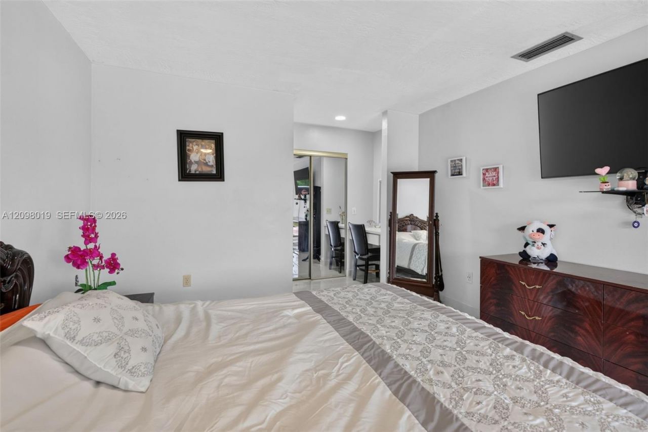 8480 NW 24th Ct, Sunrise, FL 33322 Photo