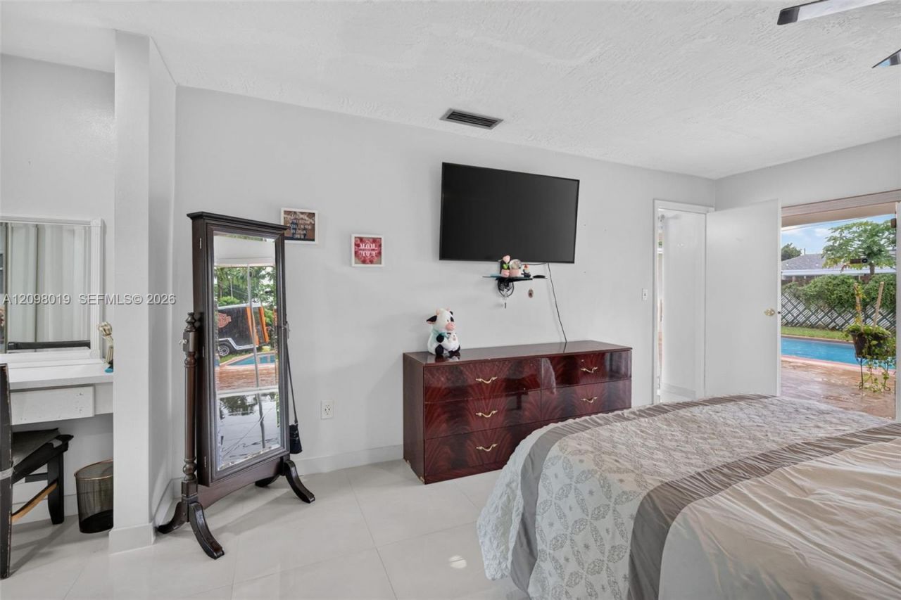 8480 NW 24th Ct, Sunrise, FL 33322 Photo