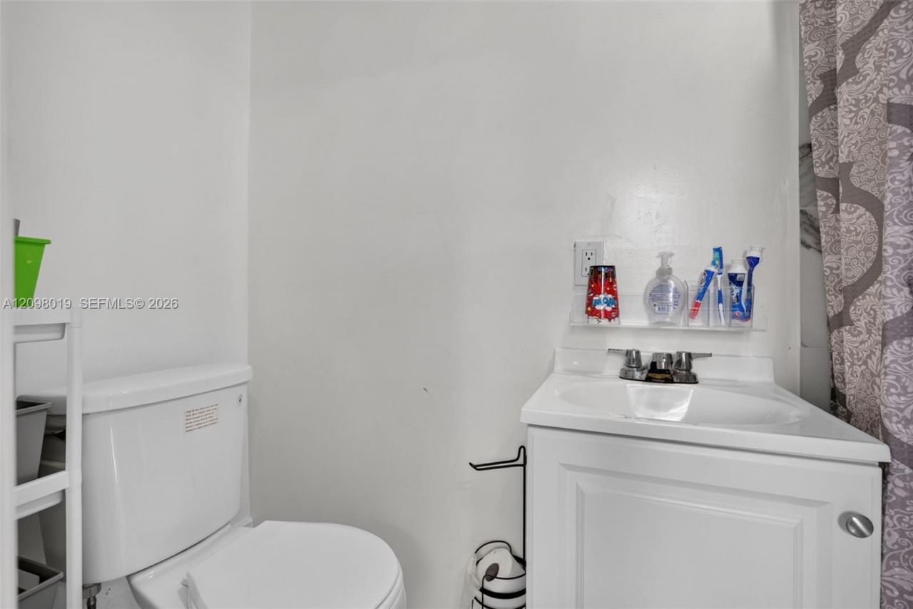 8480 NW 24th Ct, Sunrise, FL 33322 Photo