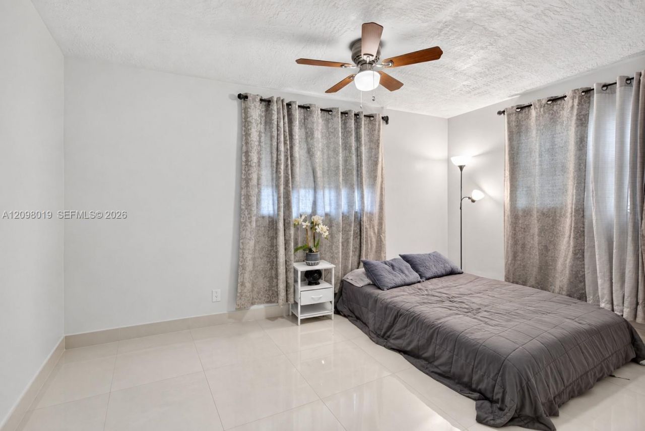 8480 NW 24th Ct, Sunrise, FL 33322 Photo