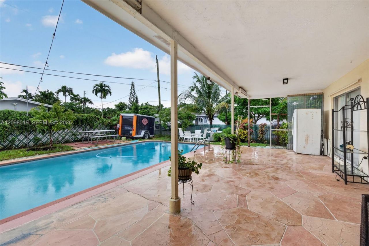 8480 NW 24th Ct, Sunrise, FL 33322 Photo