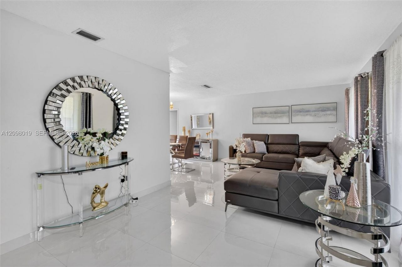 8480 NW 24th Ct, Sunrise, FL 33322 Photo