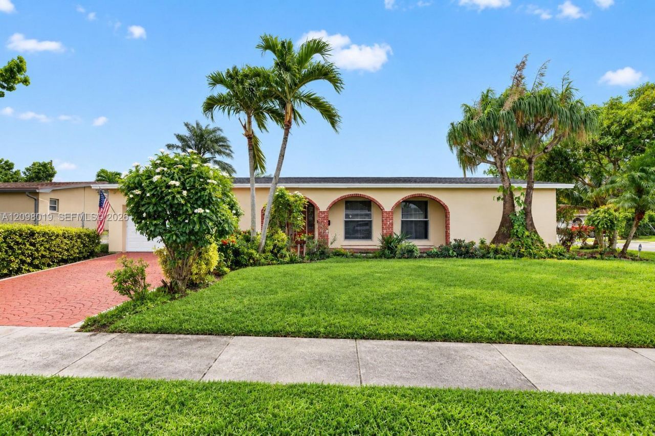8480 NW 24th Ct, Sunrise, FL 33322 Photo