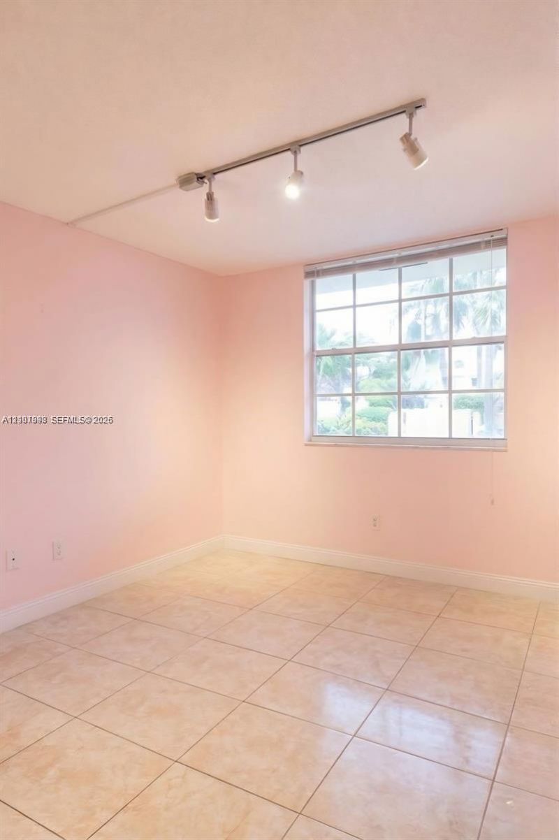 5055 NW 7th St , Unit 206, Miami, FL 33126 Photo