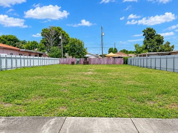 941 E 31st St , Hialeah, FL 33013
