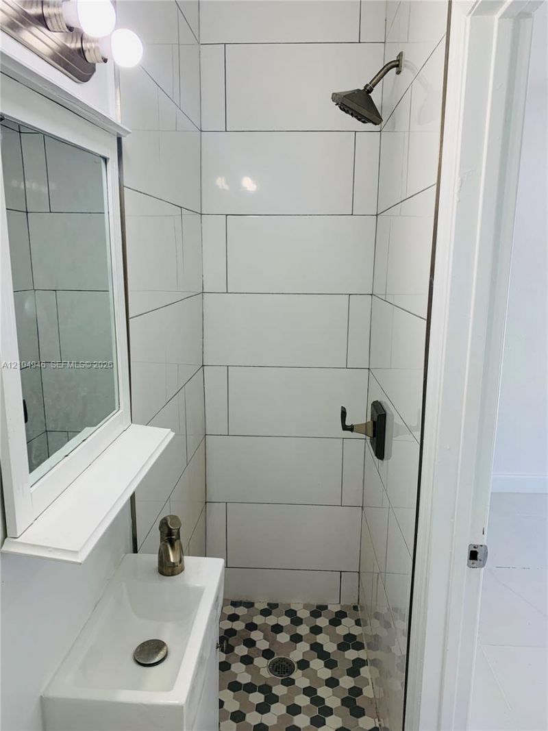 1255 SW 6th St , Unit 7, Miami, FL 33135 Photo