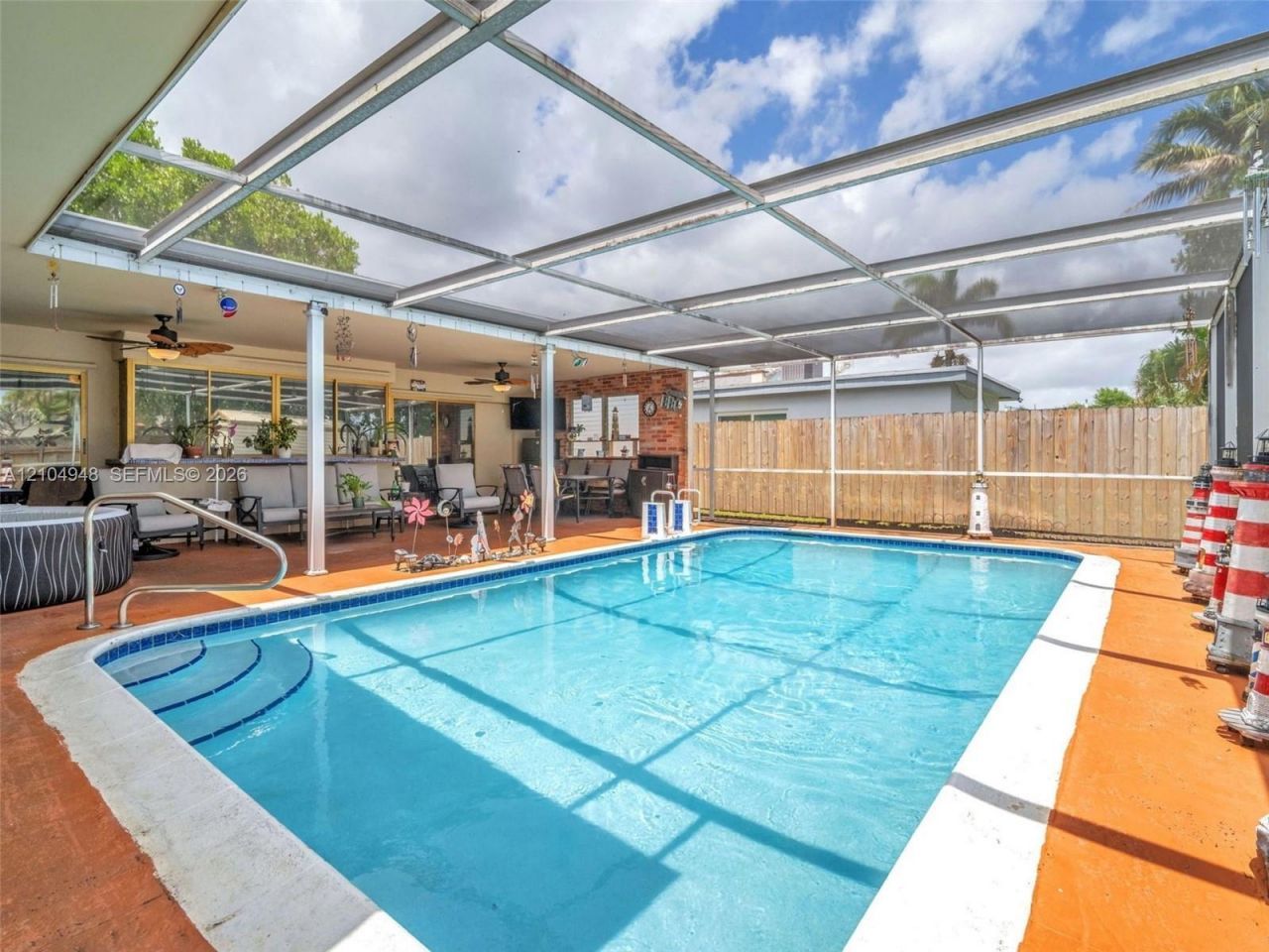 1911 N 53rd Ave, Hollywood, FL 33021 Main Photo