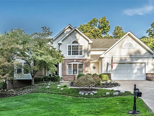 13243 Weatherfield Drive, Maryland Heights, MO 63146
