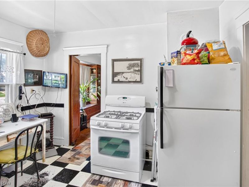3372 Bosworth Road, Cleveland, OH 44111 Photo 26