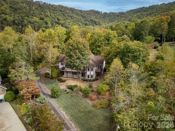 142 Twin Courts Drive , Weaverville, NC 28787