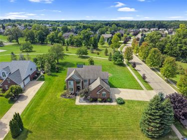 2303 Arciero Court, Hartland Township, Mi 48855
