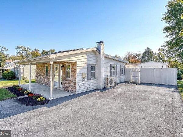 6215 BLUE BIRD AVENUE, HARRISBURG, PA 17112