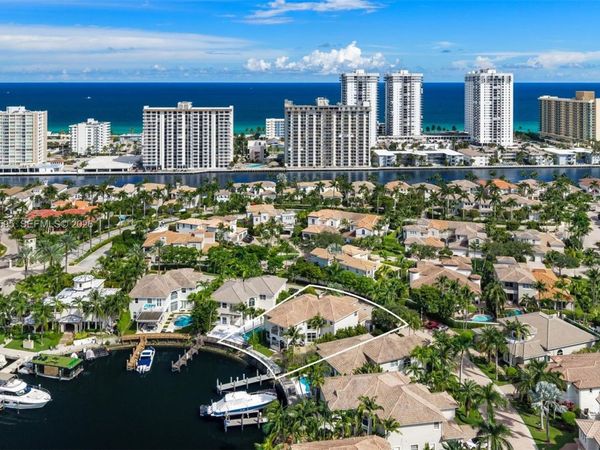 1426 Commodore Way , Hollywood, FL 33019
