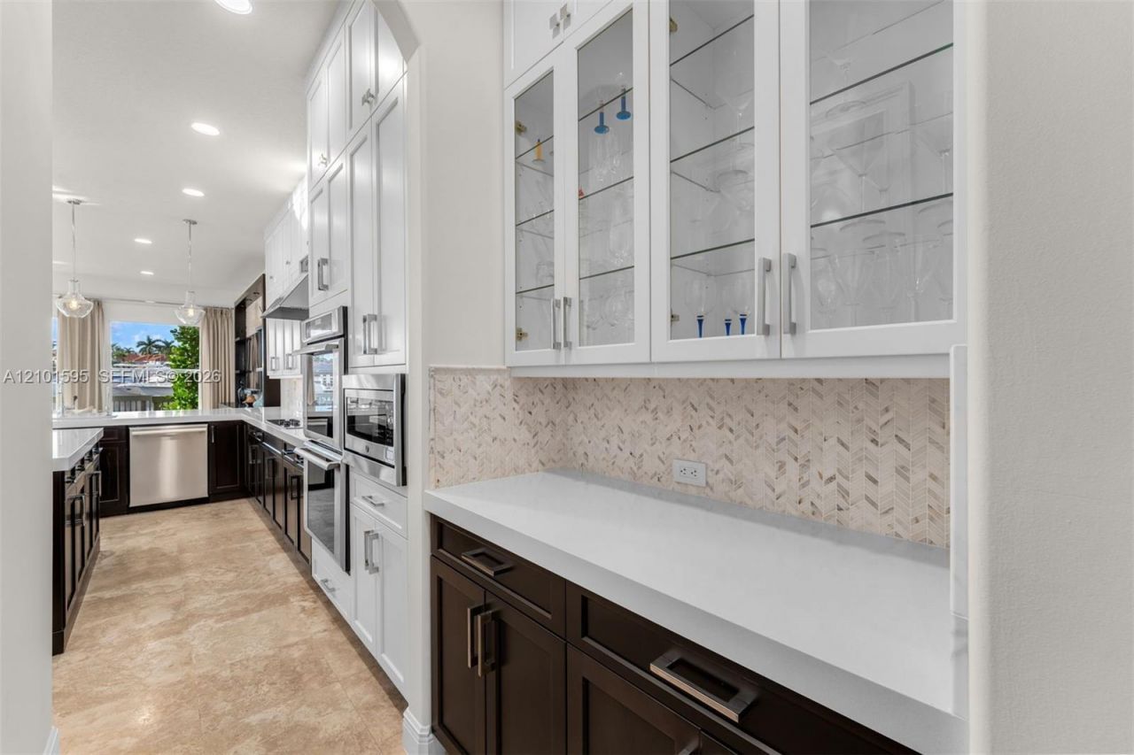 1426 Commodore Way , Hollywood, FL 33019 Photo