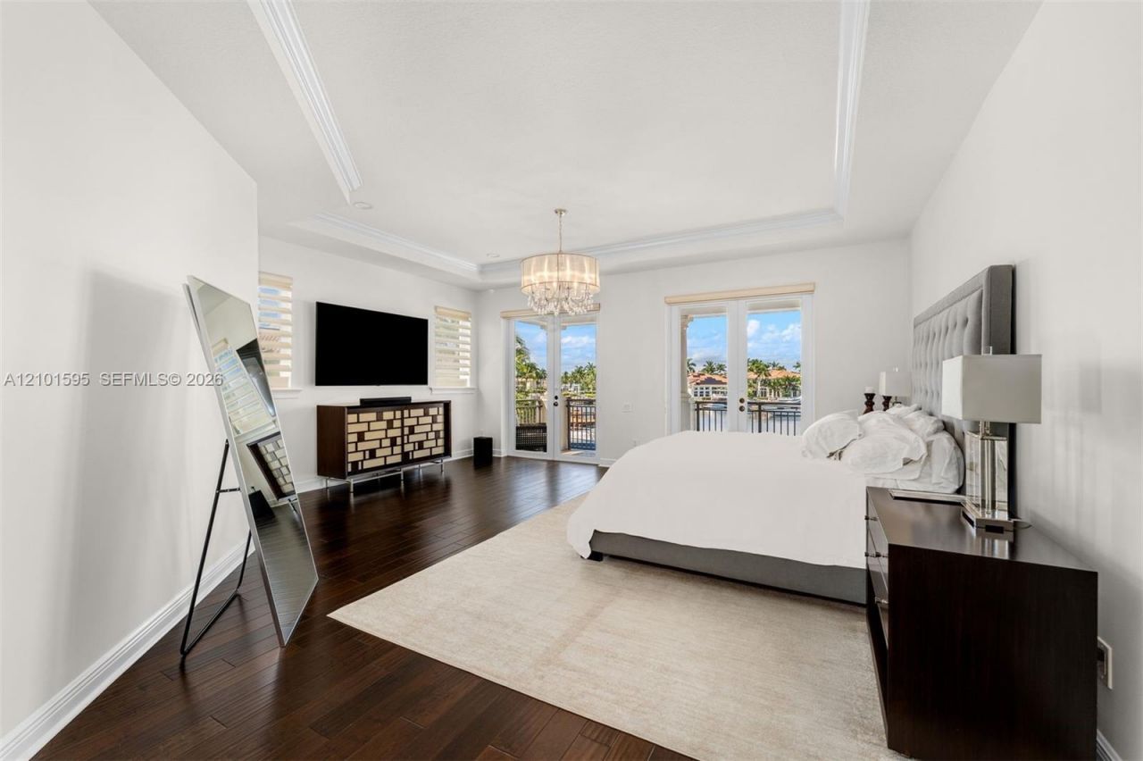 1426 Commodore Way , Hollywood, FL 33019 Photo