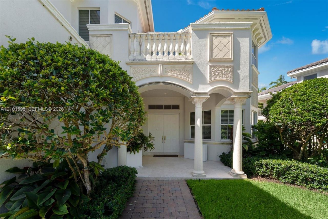 1426 Commodore Way , Hollywood, FL 33019 Photo