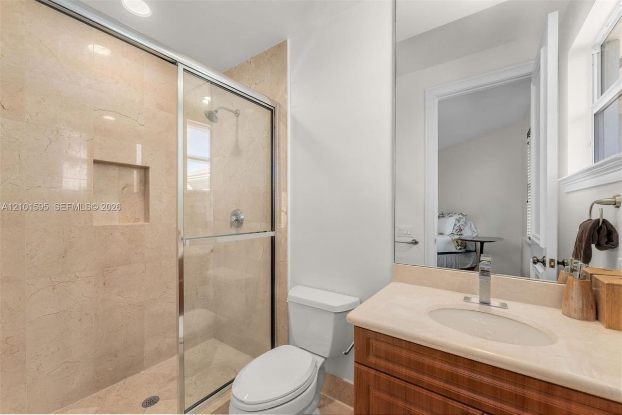 1426 Commodore Way , Hollywood, FL 33019 Photo