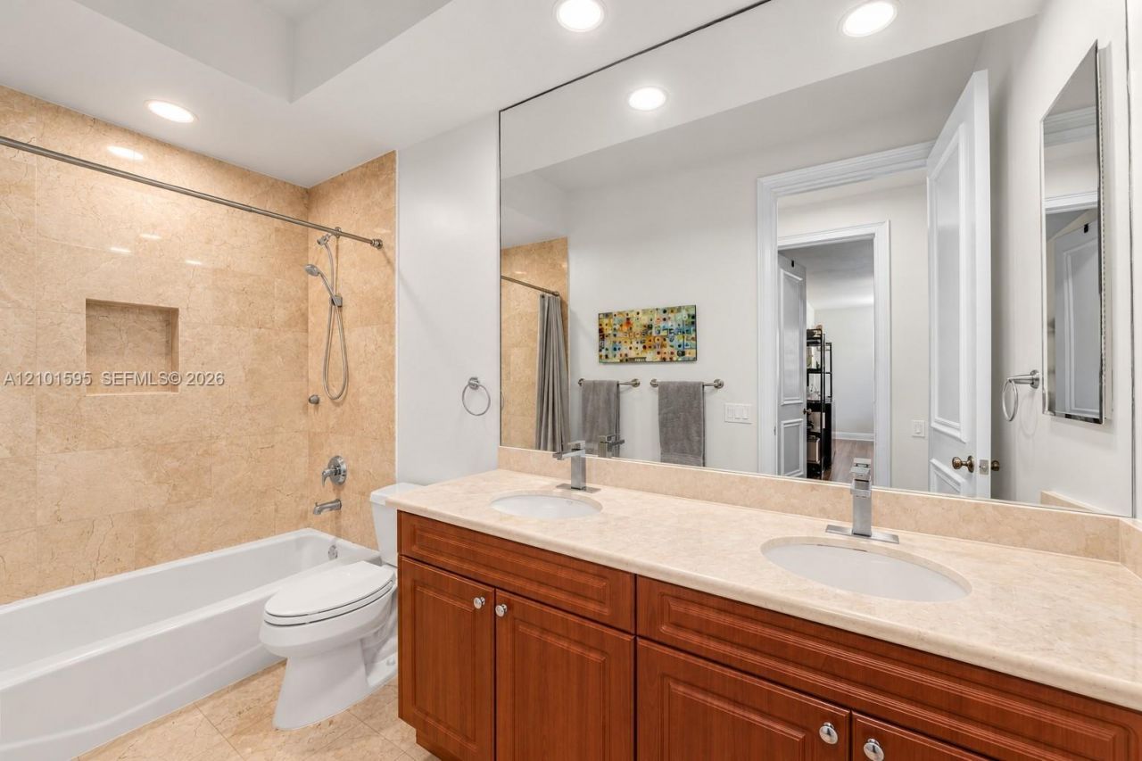 1426 Commodore Way , Hollywood, FL 33019 Photo