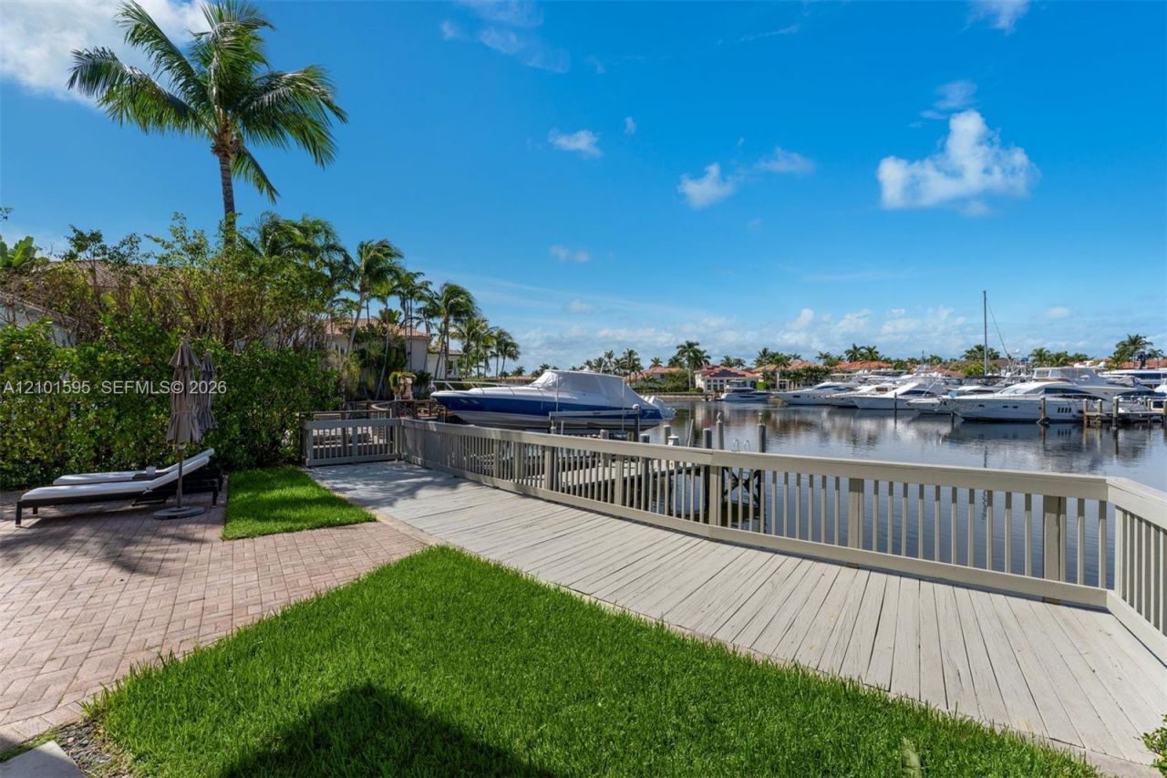 1426 Commodore Way , Hollywood, FL 33019 Photo