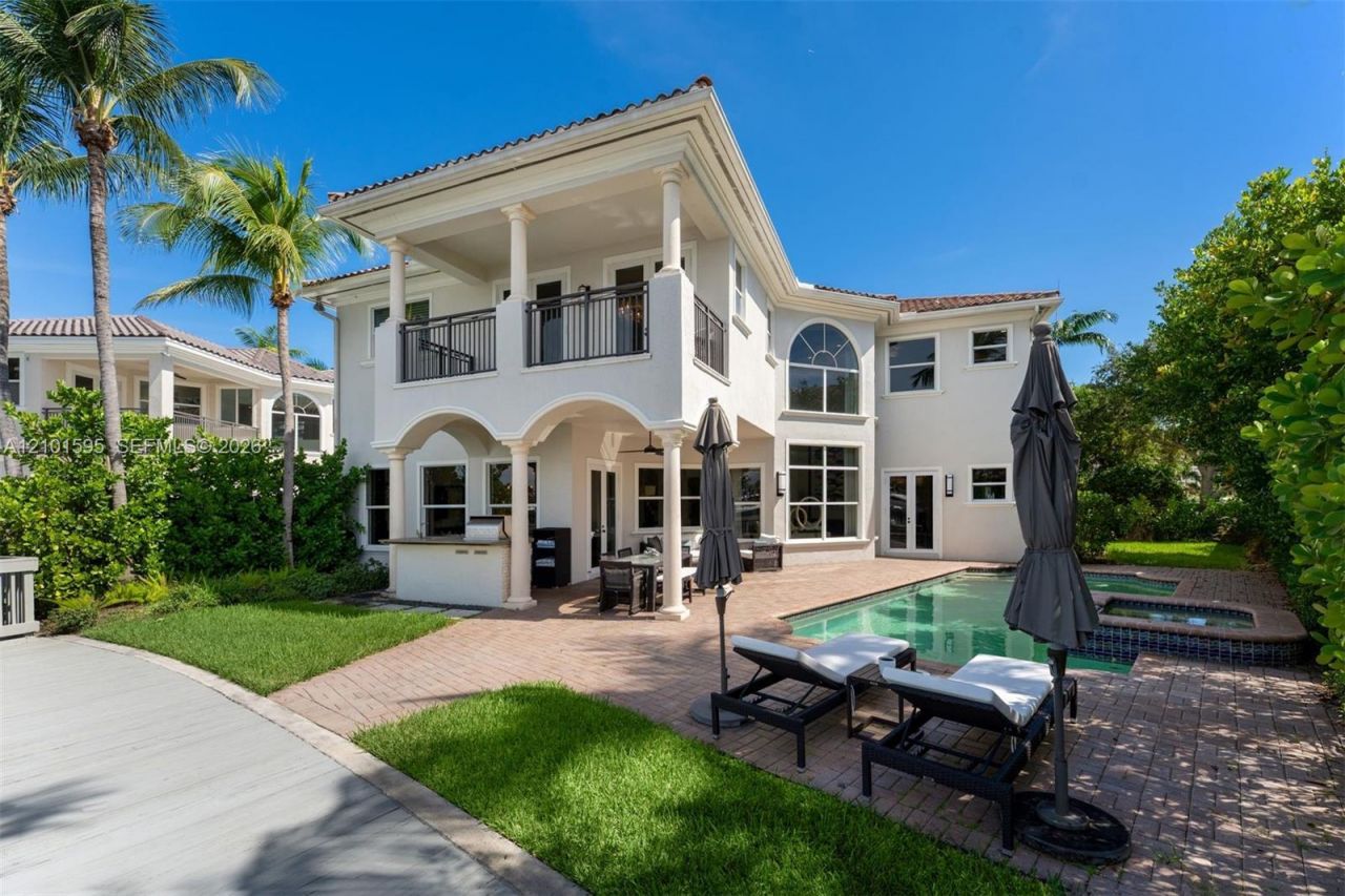 1426 Commodore Way , Hollywood, FL 33019 Photo