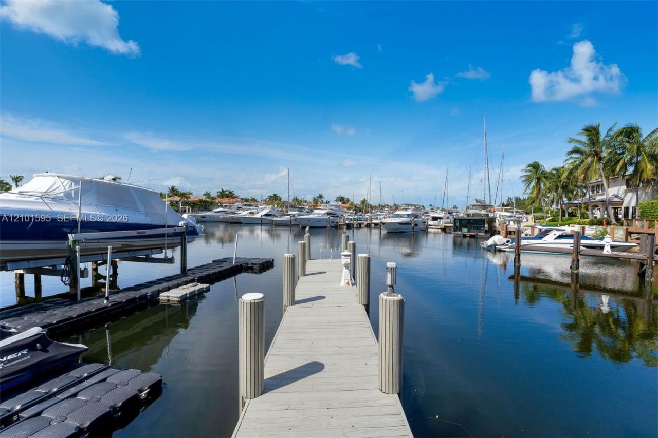 1426 Commodore Way , Hollywood, FL 33019 Photo
