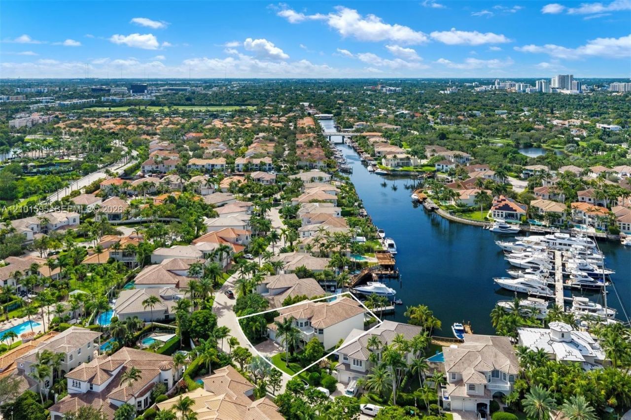 1426 Commodore Way , Hollywood, FL 33019 Photo
