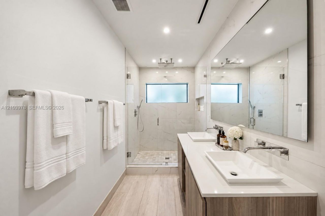 8033 Noremac Ave , Miami Beach, FL 33141 Photo