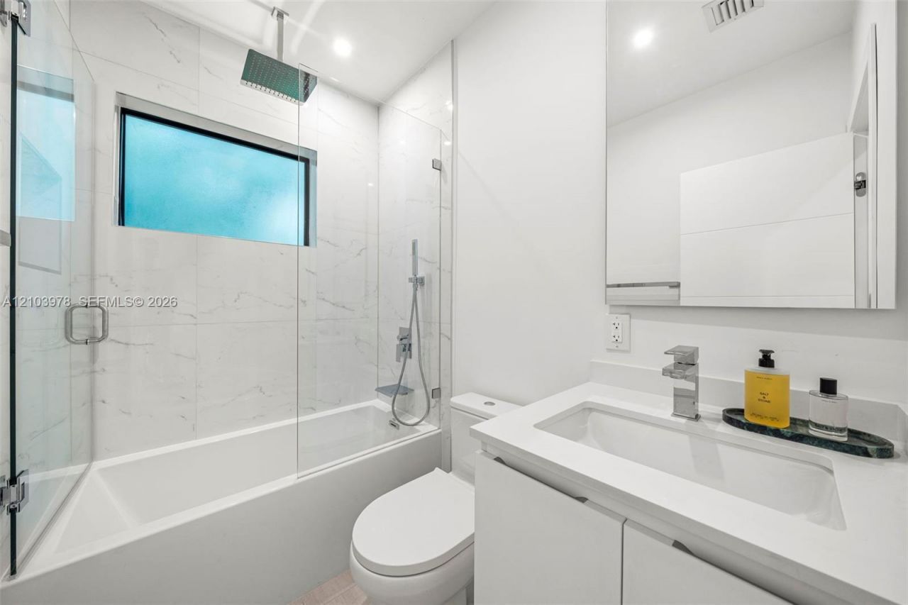8033 Noremac Ave , Miami Beach, FL 33141 Photo