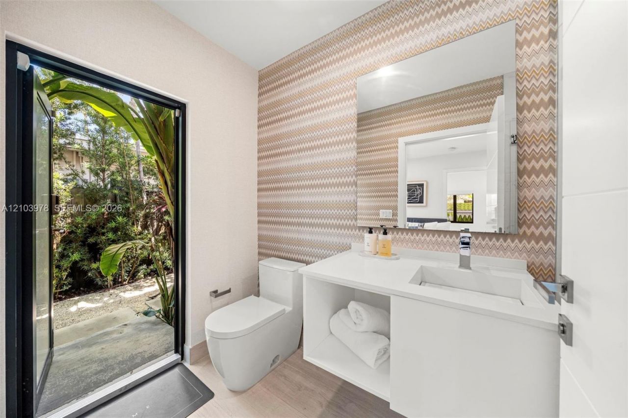 8033 Noremac Ave , Miami Beach, FL 33141 Photo