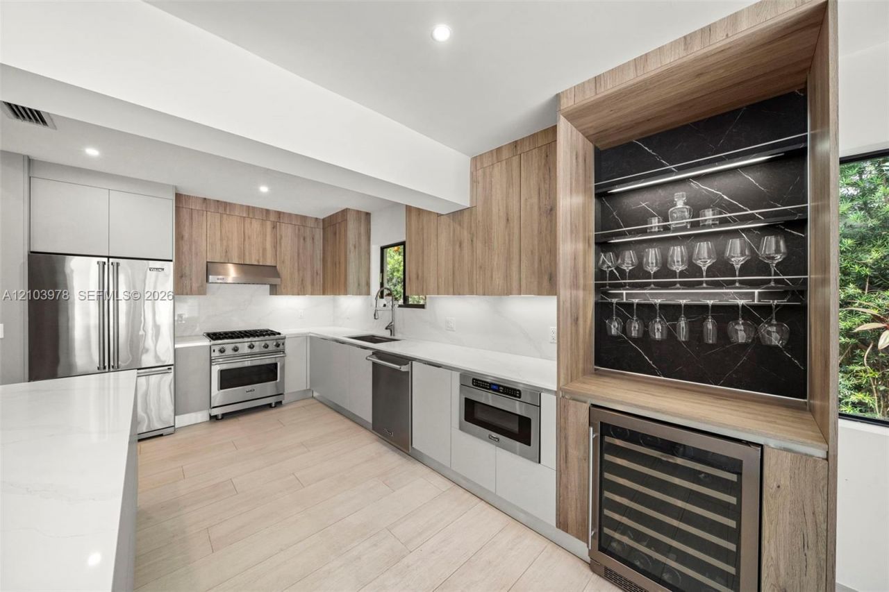 8033 Noremac Ave , Miami Beach, FL 33141 Photo