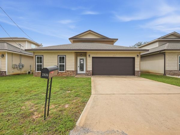 2135 Nina Street, Navarre, FL 32566