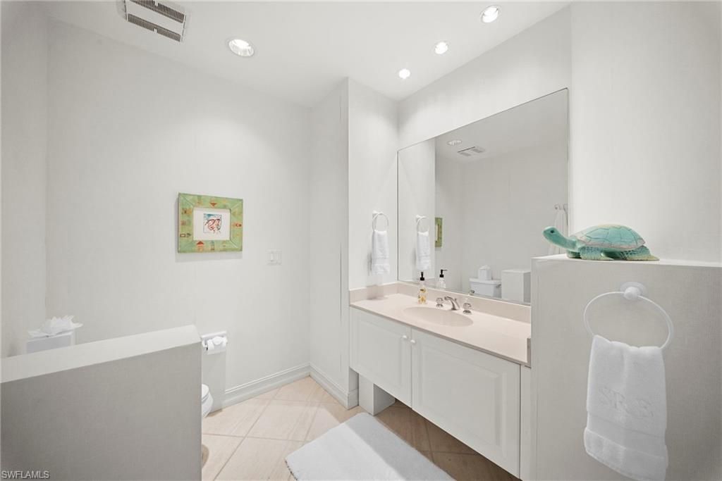 4811 Island Pond Ct , Unit 801, Bonita Springs, FL 34134 Photo