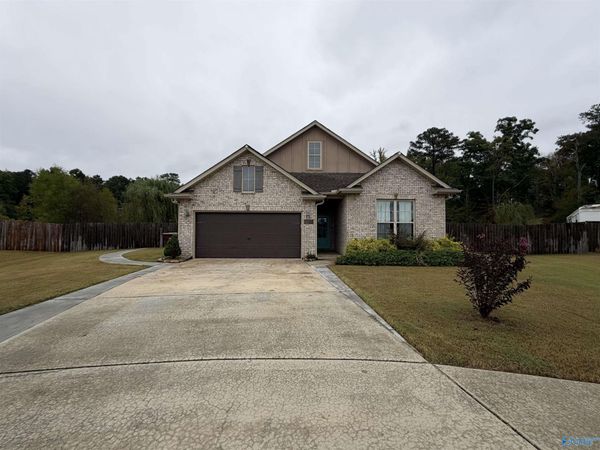 27492 Dieken Drive, Athens, AL 35613